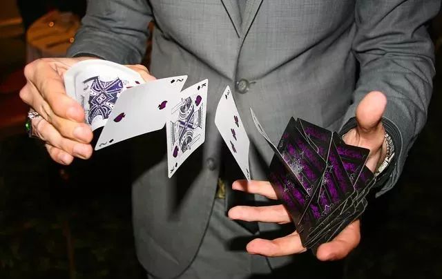 纸牌魔术教程